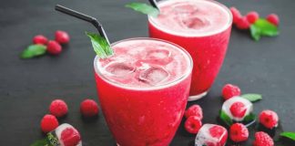 Raspberry Thyme Smash – Gin Cocktail