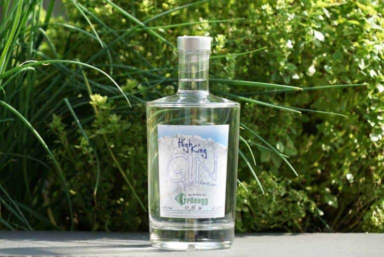Eine Flasche des High King Gins