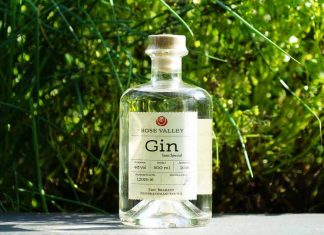 Testbericht Rose Valley Gin – Tassi Special Eine Flasche des Rose Valley Tassi Gins