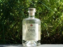 Eine Flasche des Rose Valley Yirgacheffe Gins