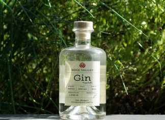 Testbericht Rose Valley Gin – Yirgacheffe Eine Flasche des Rose Valley Yirgacheffe Gins