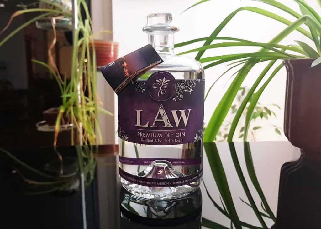 Eine Flasche des Law Gins