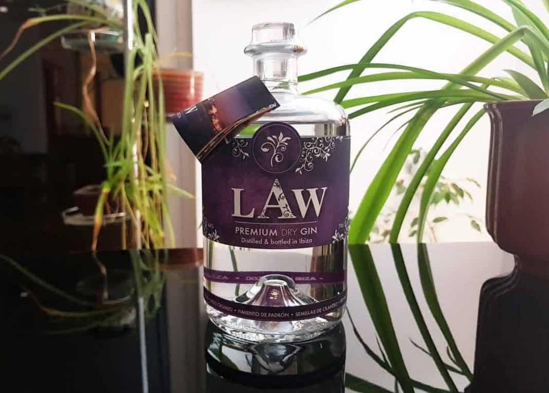 Eine Flasche des Law Gins