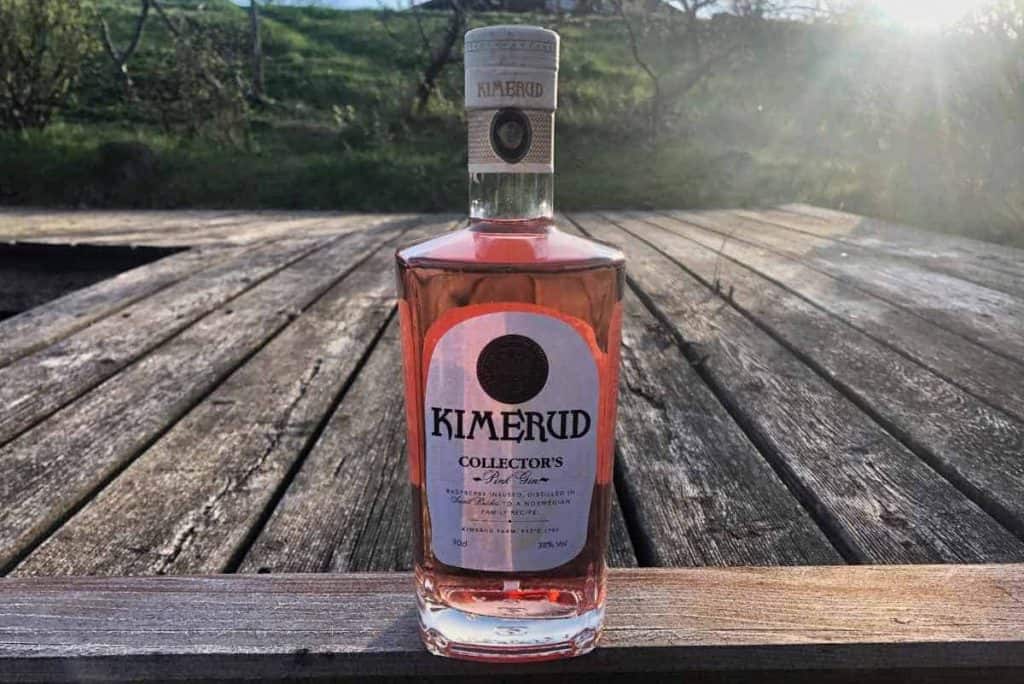 Eine Flasche des Kimerud Pink Gins