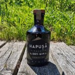 Testbericht Hapusa Himalayan Dry Gin Eine Flasche des Hausa Himalayan Gins