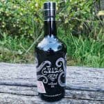 Testbericht Curzola 1298 Gin Eine Flasche des Curzola 1298 Gins