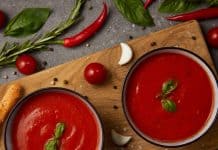 Gin-Tomatensuppe – ein Klassiker neu interpretiert Gin Rezept Tomatensuppe mit Gin