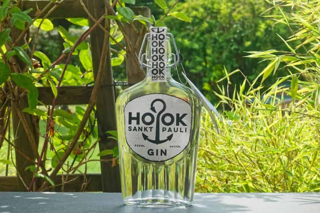 Eine Flasche des Hook Sankt Pauli Gins
