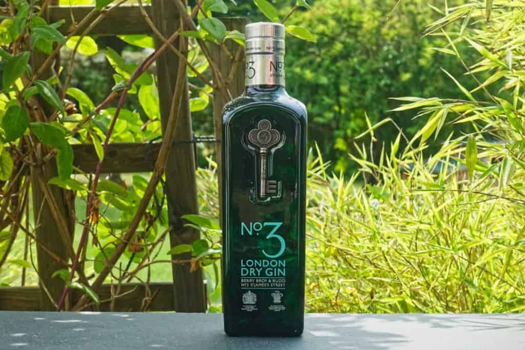 Eine Flasche des London No.3 Gins