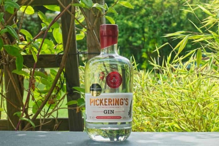 Eine Flasche des Pickering Gins