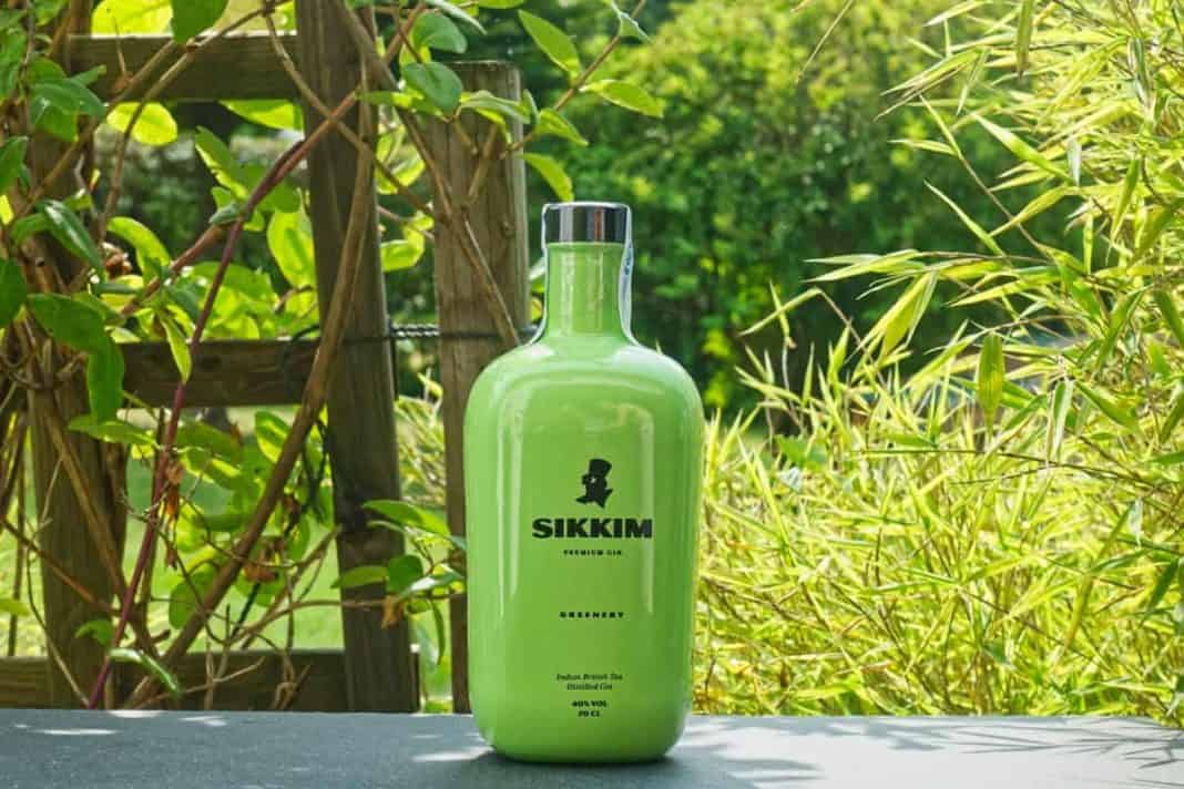 Eine Flasche des Sikkim Greenery Gins