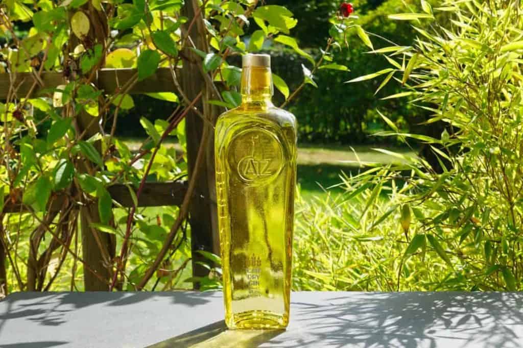 Eine Flasche des Catz Gins