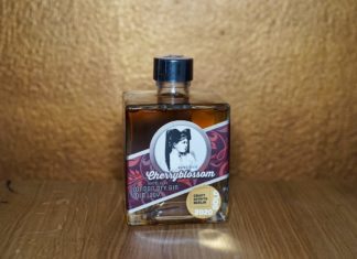 Testbericht Cherryblossom Old Lady Barrel Aged London Dry Gin