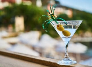 Gin und Casino-Kultur: Wie der Martini zum Symbol stilvoller Abendunterhaltung wurde